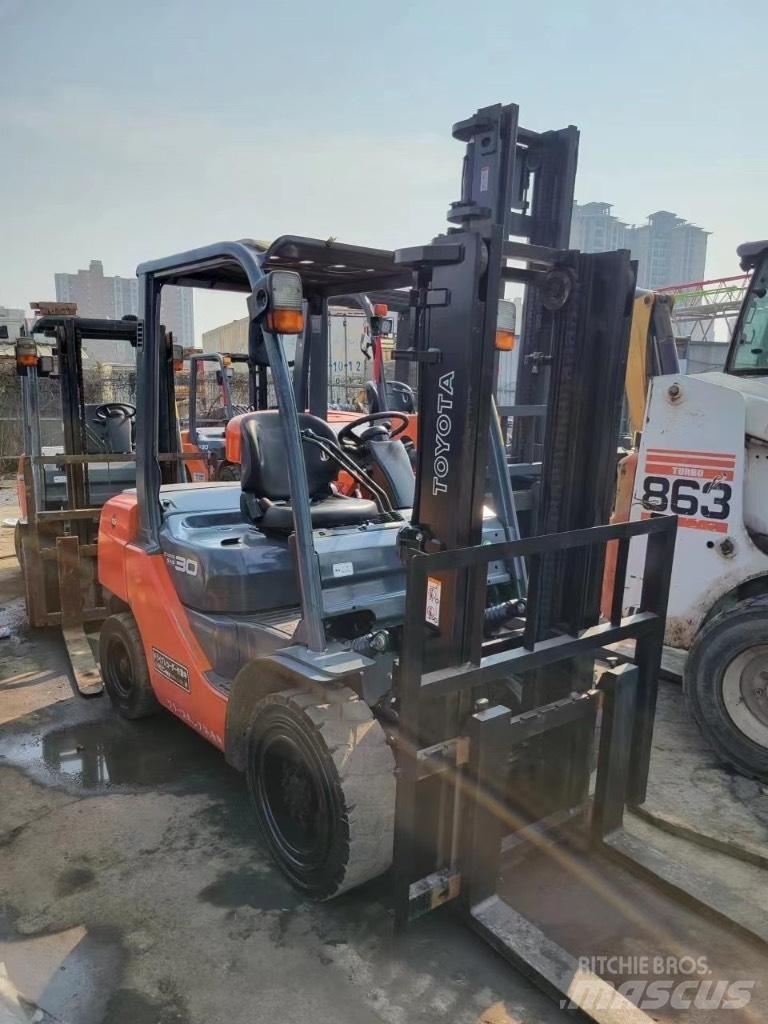 Toyota FD 30 8f 柴油卡車