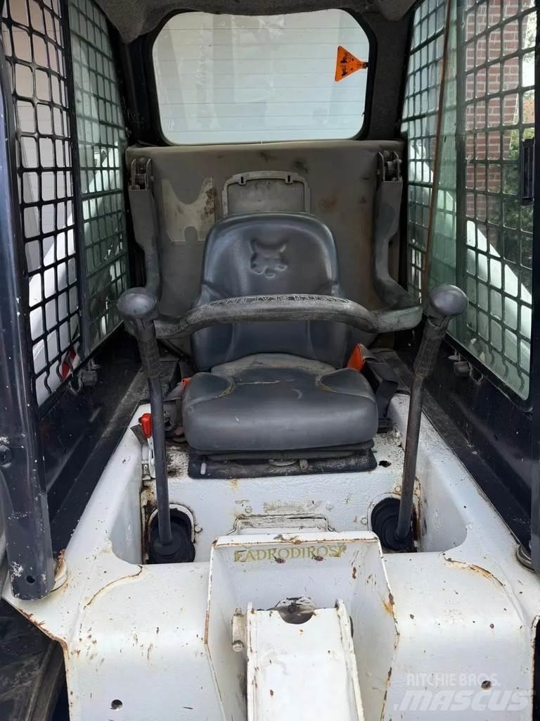 Bobcat S130 滑移轉向裝載機