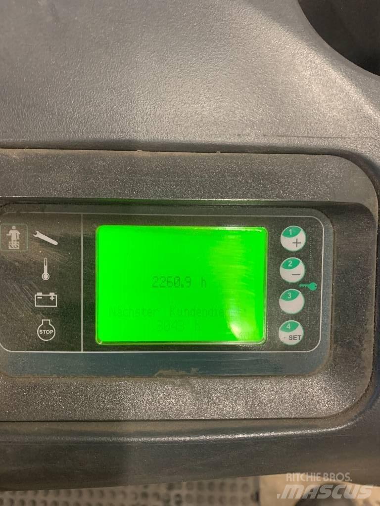 Linde D 12AP 自走式堆積機