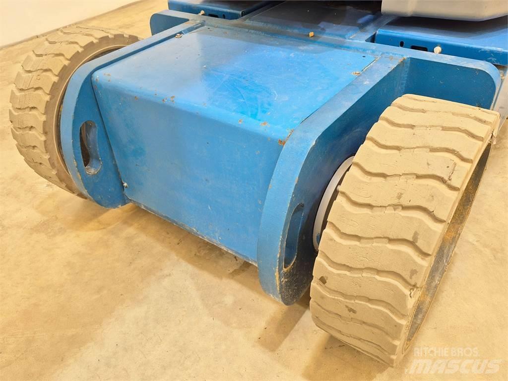 Genie Z30 20NRJ 曲臂高空作業車