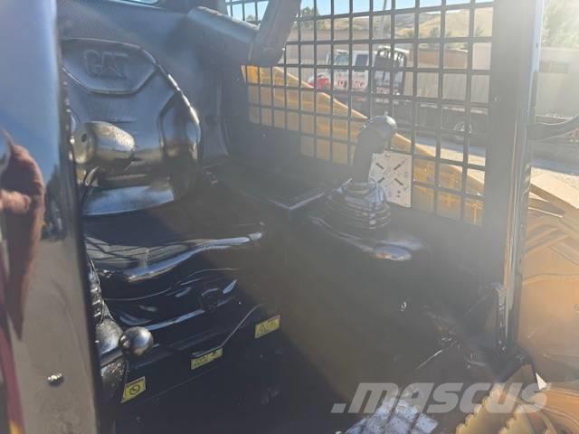 CAT 248 B 滑移轉向裝載機