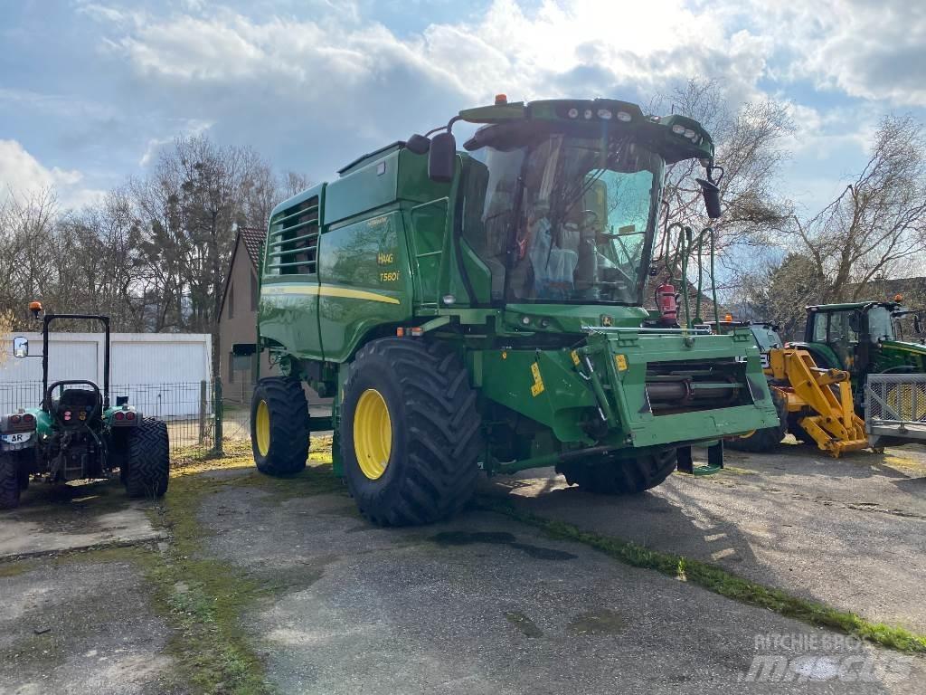 John Deere T560 HM 聯合收穫機