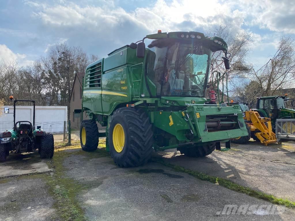 John Deere T560 HM 聯合收穫機