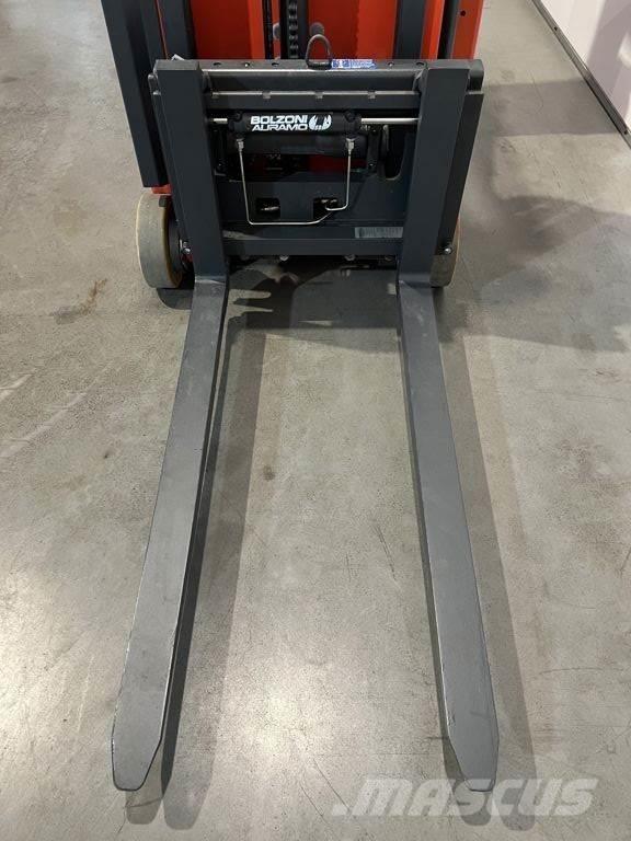 Linde E10 行走控制式堆積機