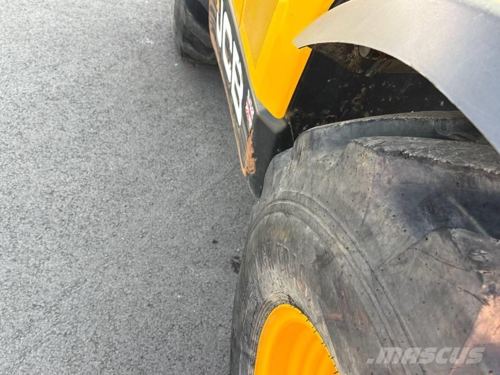 JCB 535-95 伸縮臂操作車