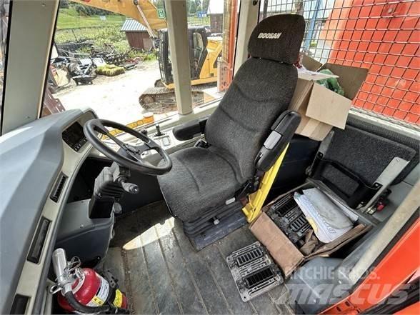 Doosan DA30 鉸接式起吊車