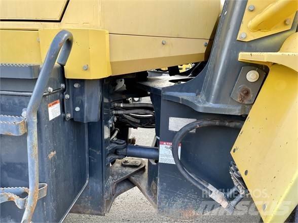 Komatsu WA320 輪胎式裝載機