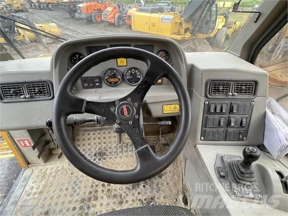 Moxy MT41 鉸接式起吊車