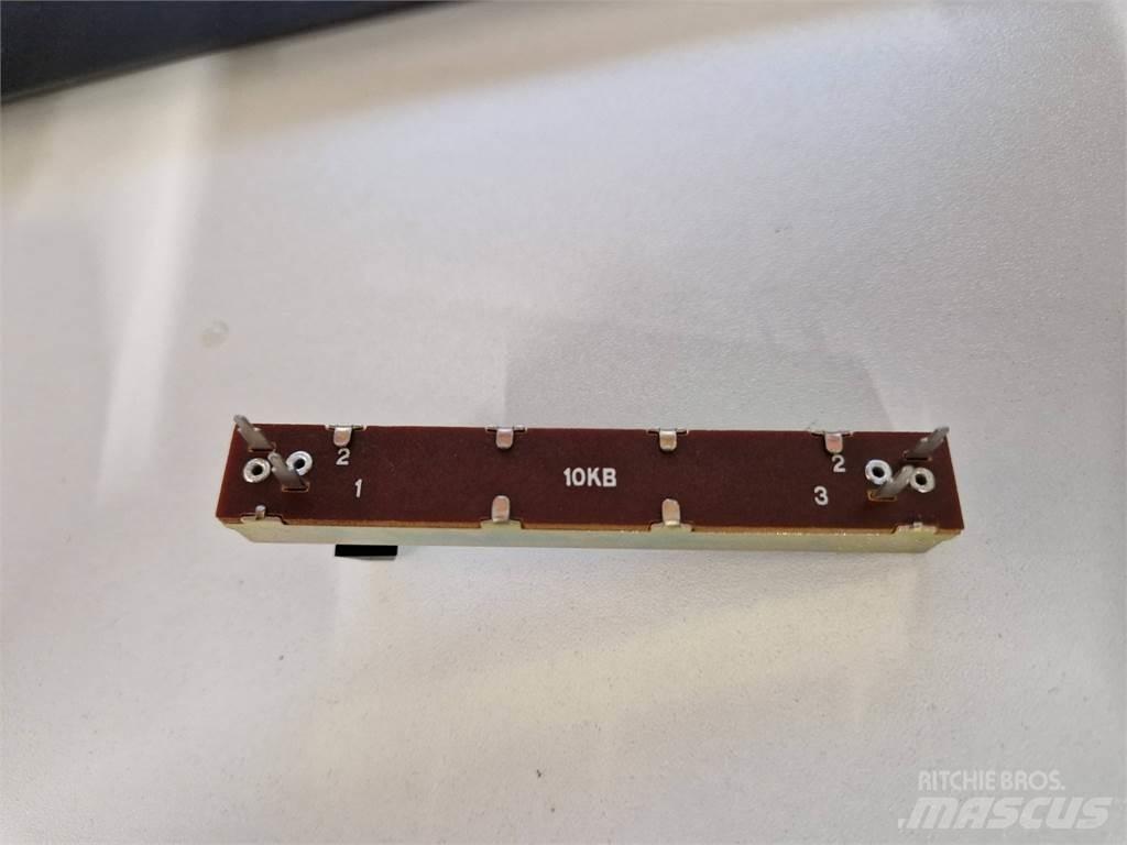 Rottne 076-0077 電子設備