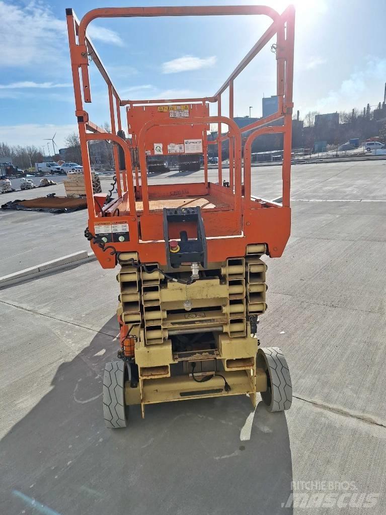 JLG 3246 ES 剪式升降機