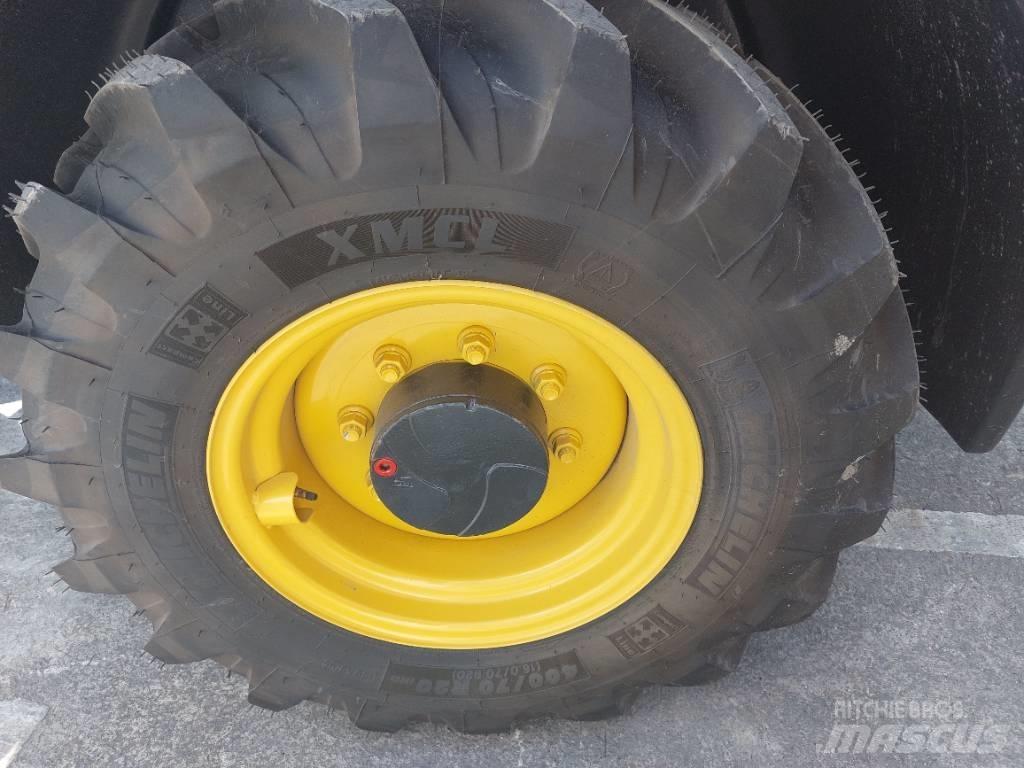 Komatsu WA80M-8 小型裝載機