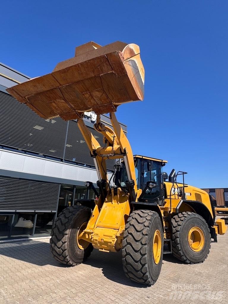 CAT 966 輪胎式裝載機