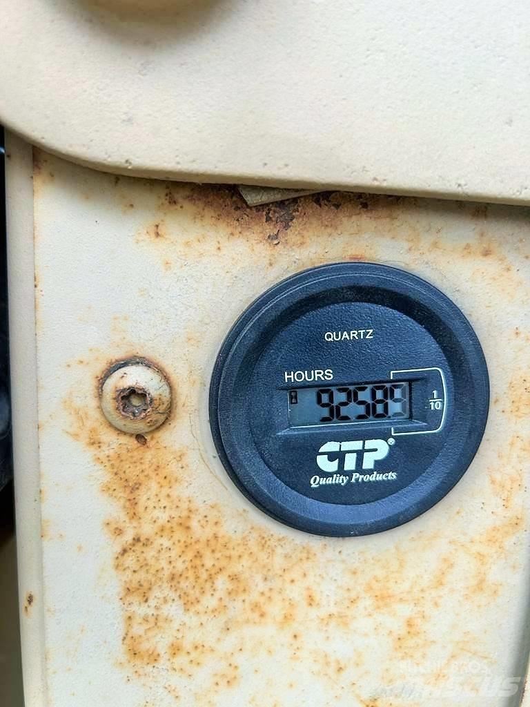 CAT 140 H 平土機