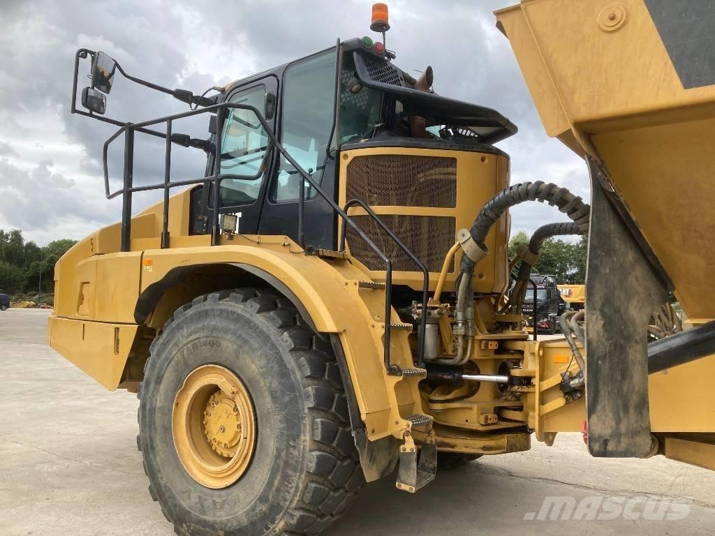 CAT 745 鉸接式起吊車