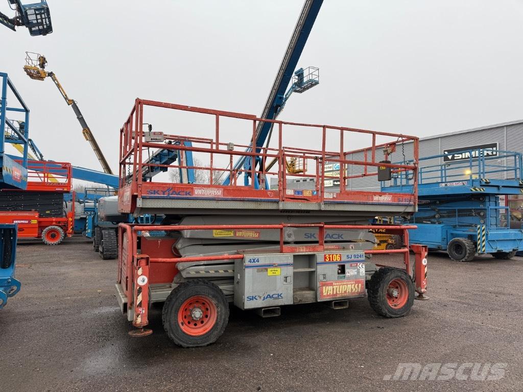 SkyJack SJ 9241 剪式升降機