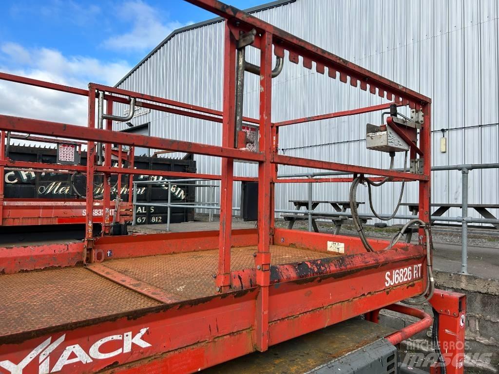 SkyJack SJ 6826 RT 剪式升降機