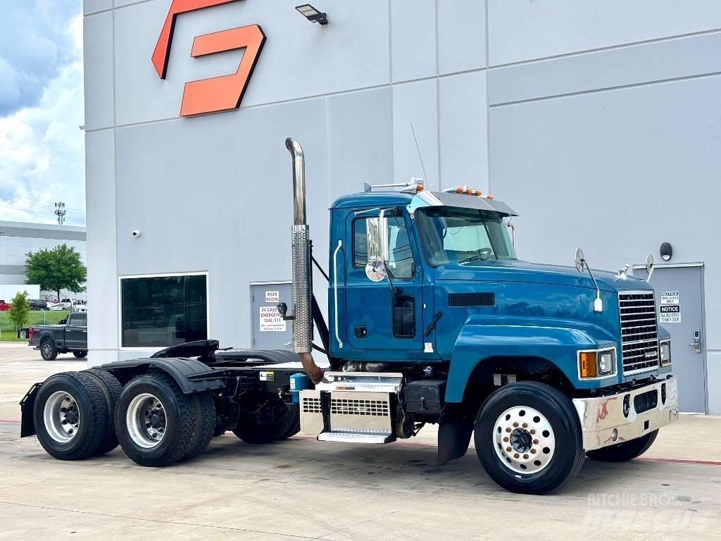 Mack Pinnacle 曳引機組件