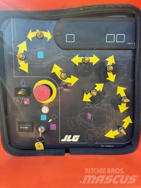 JLG 800 AJ 曲臂高空作業車