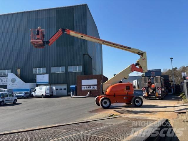 JLG 800 AJ 曲臂高空作業車