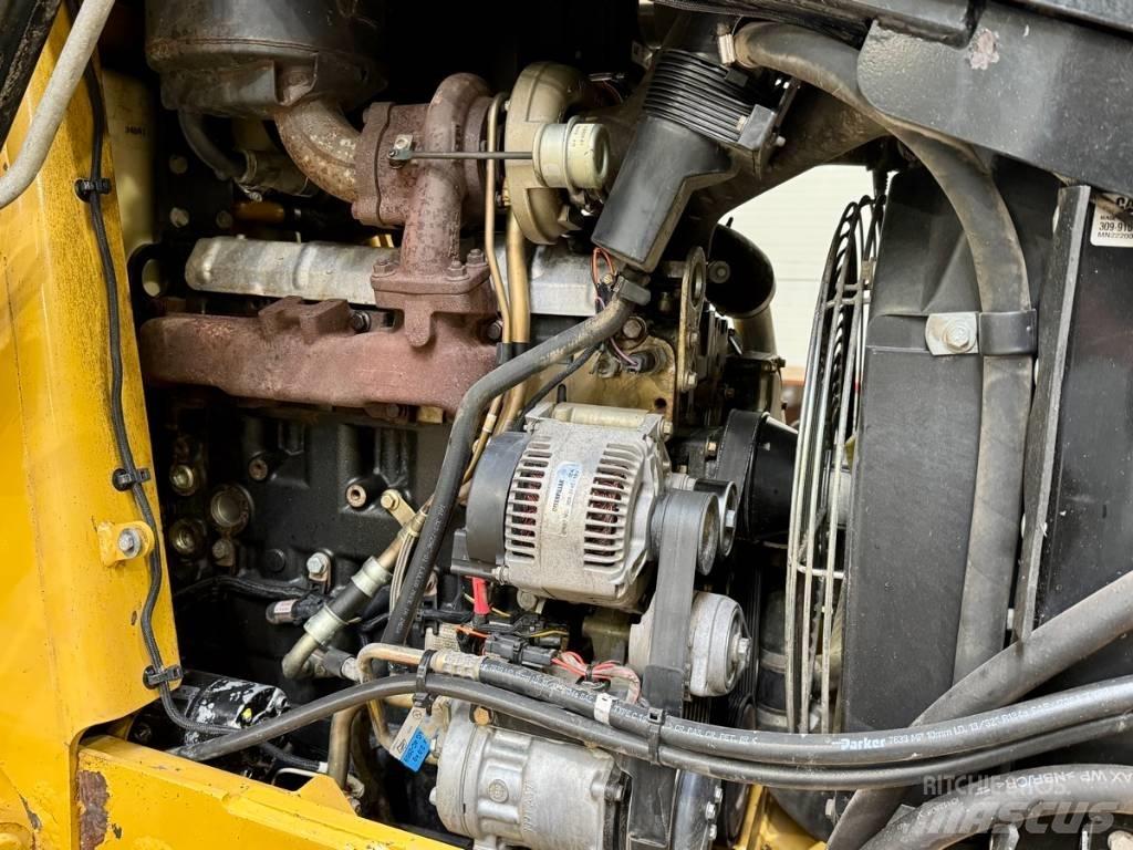 CAT 442 E 反鏟裝載機