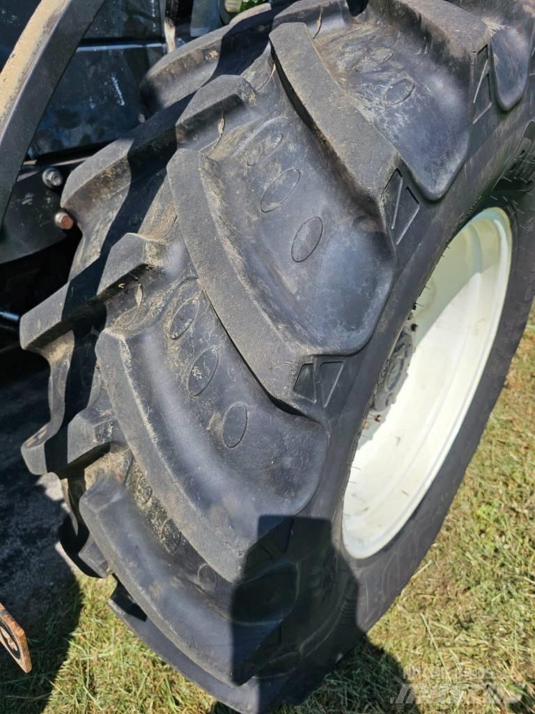 New Holland TM 140 曳引機