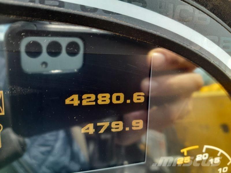 JCB 525-60 伸縮臂操作車