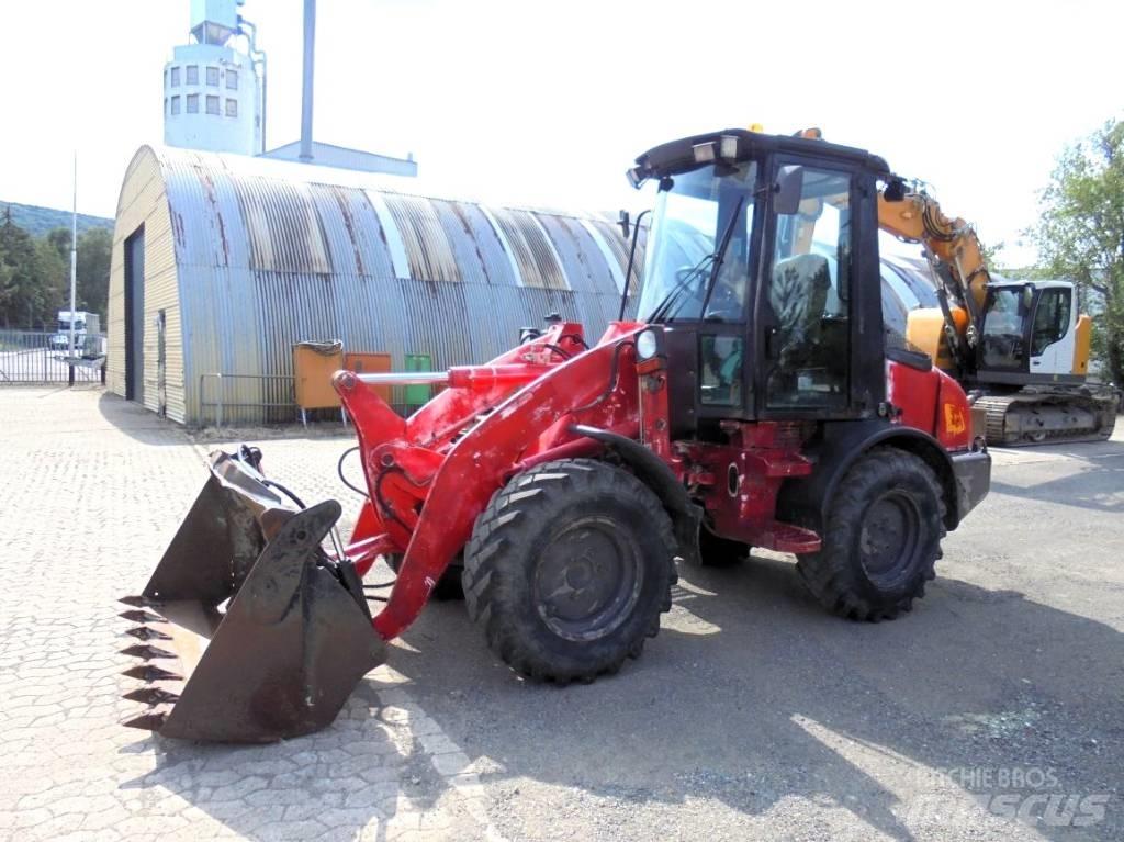 JCB 407 輪胎式裝載機