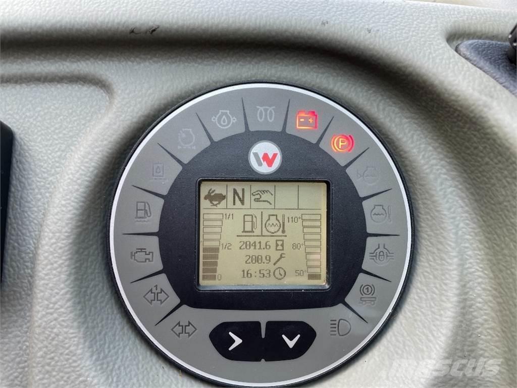 Kramer KT276 伸縮臂操作車