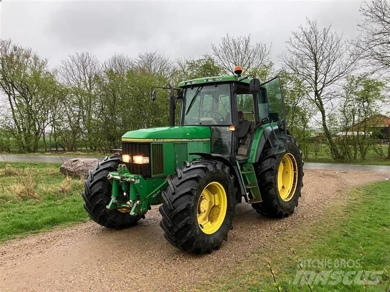 John Deere 6800 曳引機