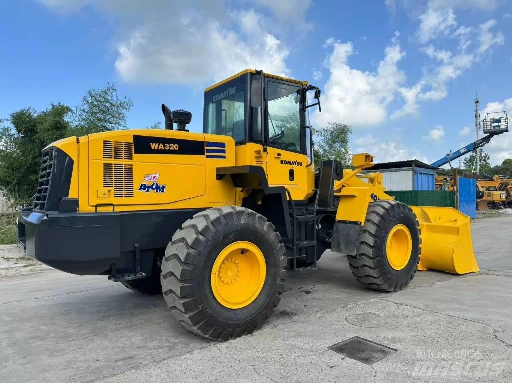 Komatsu WA 320-5 輪胎式裝載機
