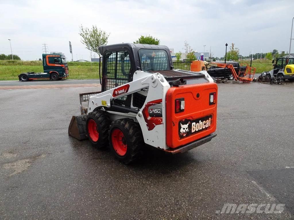 Bobcat S450 滑移轉向裝載機