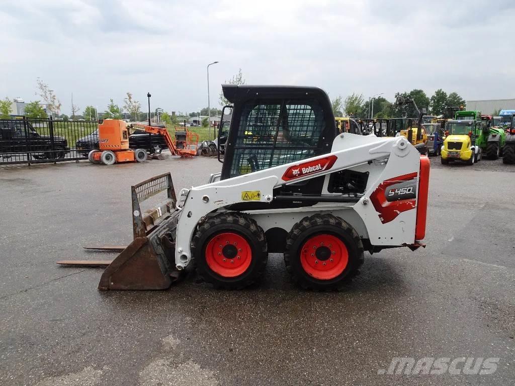 Bobcat S450 滑移轉向裝載機