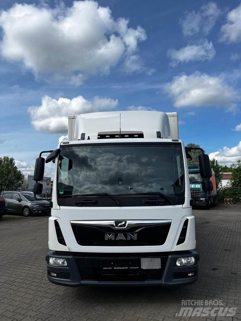 MAN TGL 12.250 貨箱式卡車