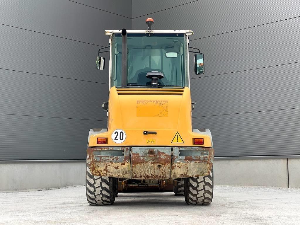 Liebherr L 506 輪胎式裝載機