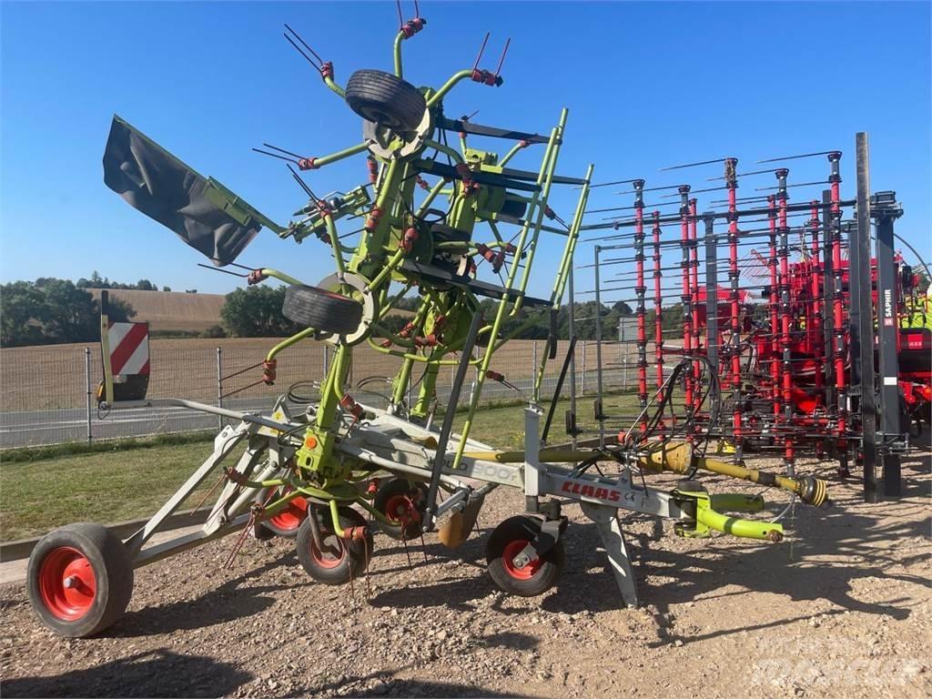 CLAAS Volto 900 T 耙與翻草機
