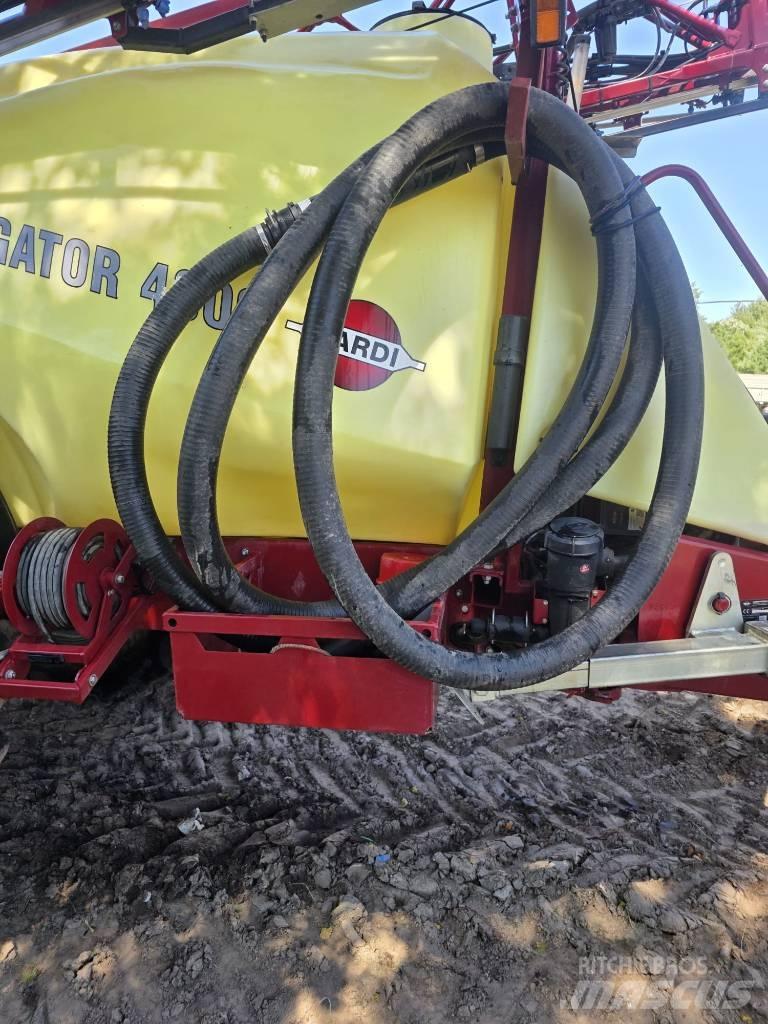 Hardi Navigator 4000 牽引式噴霧機