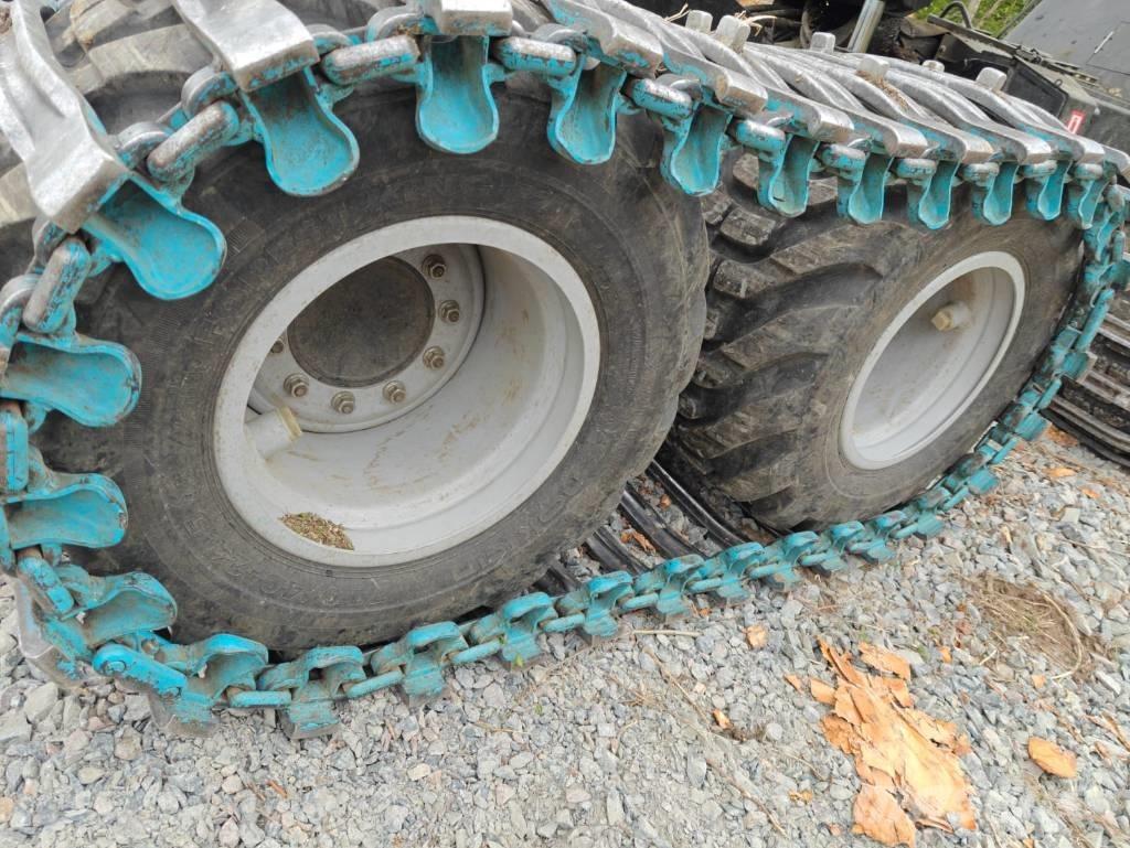 Komatsu 901 XC 收穫機