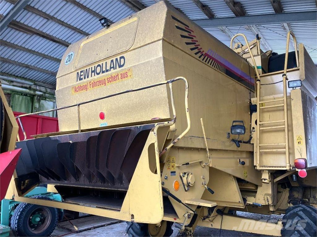 New Holland TX67 聯合收穫機