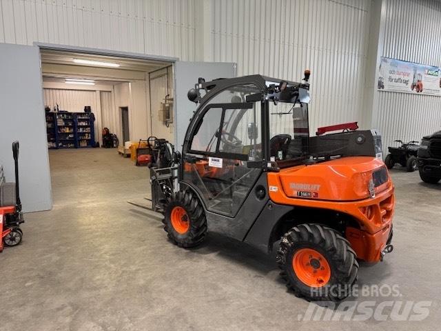 Ausa T 144 H 伸縮臂操作車