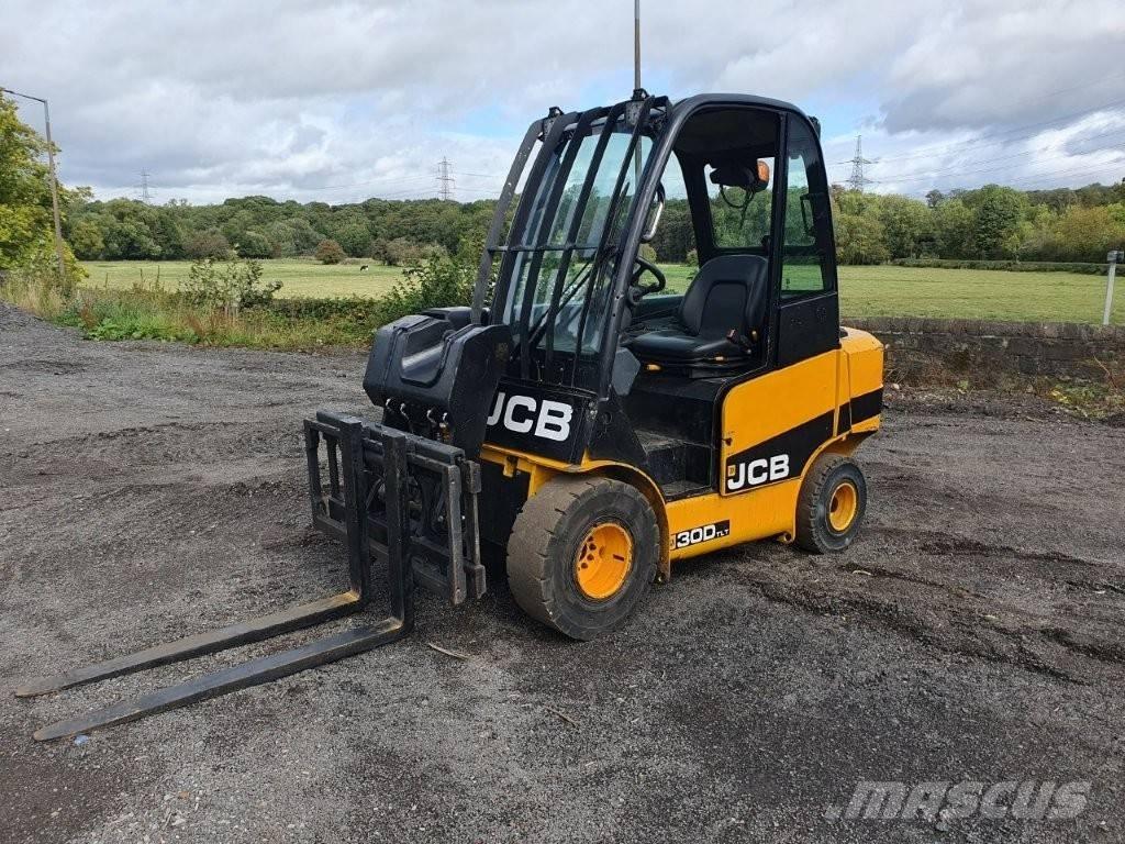 JCB TLT 30 D 伸縮臂操作車