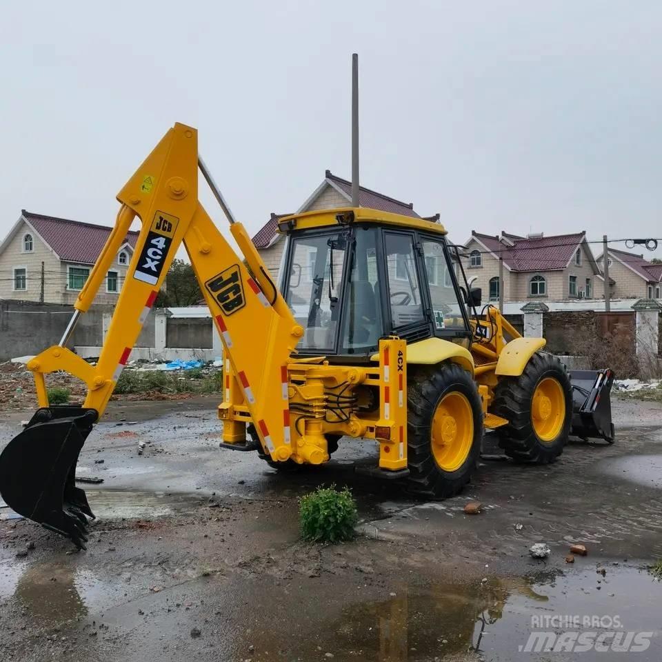 JCB 4CX 反鏟裝載機