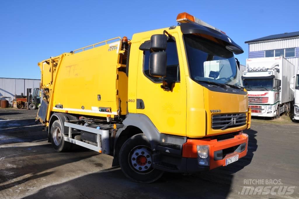 Volvo FL 4X2 垃圾車