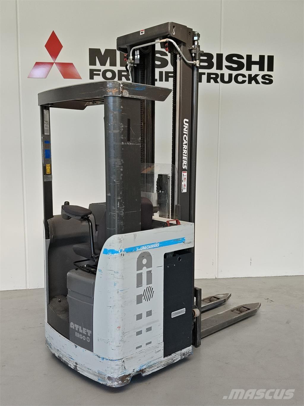 Atlet XSN160E 自走式堆積機