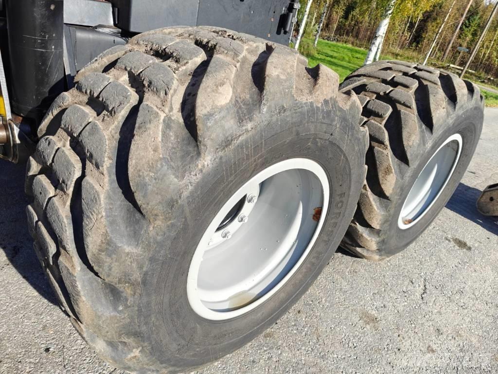 Komatsu 931 收穫機