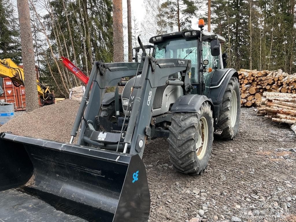 Valtra N 121 HT 曳引機