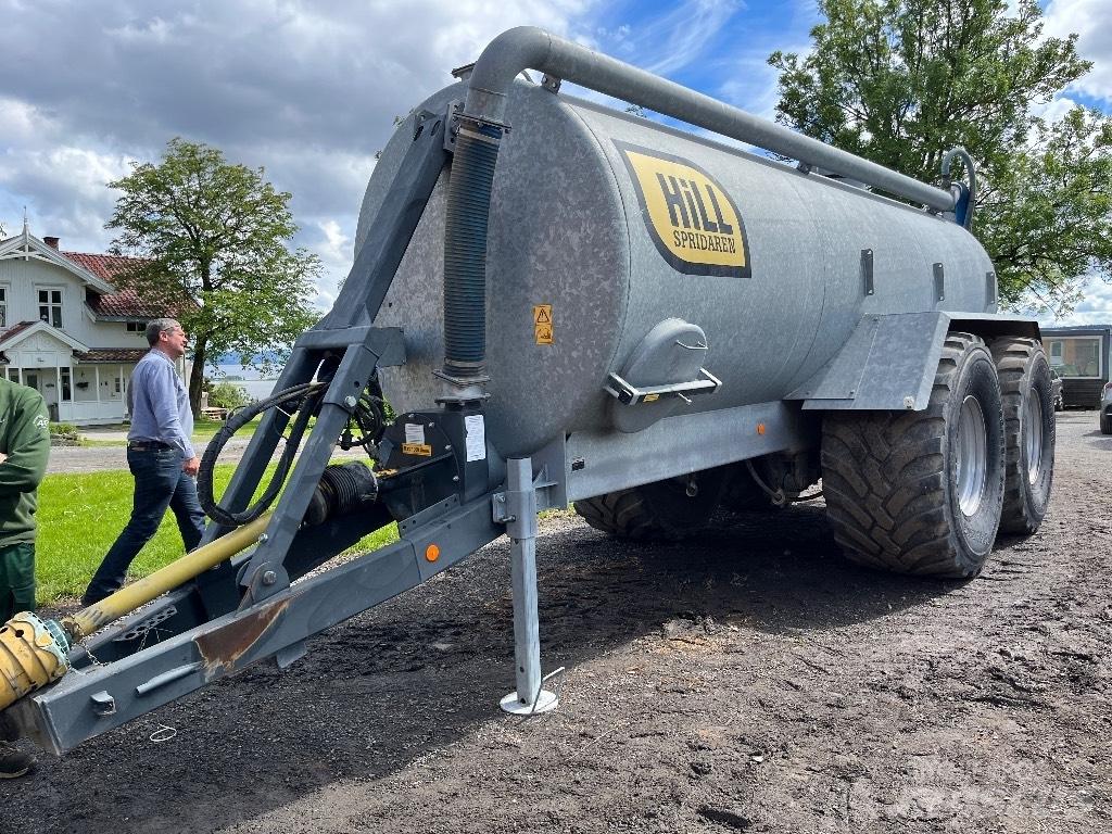 Hillspridaren 15000l 肥料撒布機