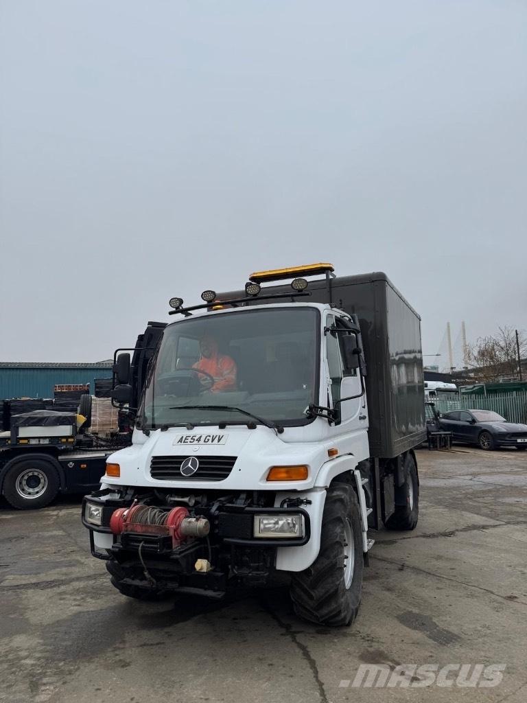 Unimog U300 多用途機械