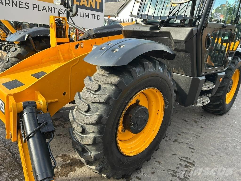 JCB 535-125 Hiviz 伸縮臂操作車