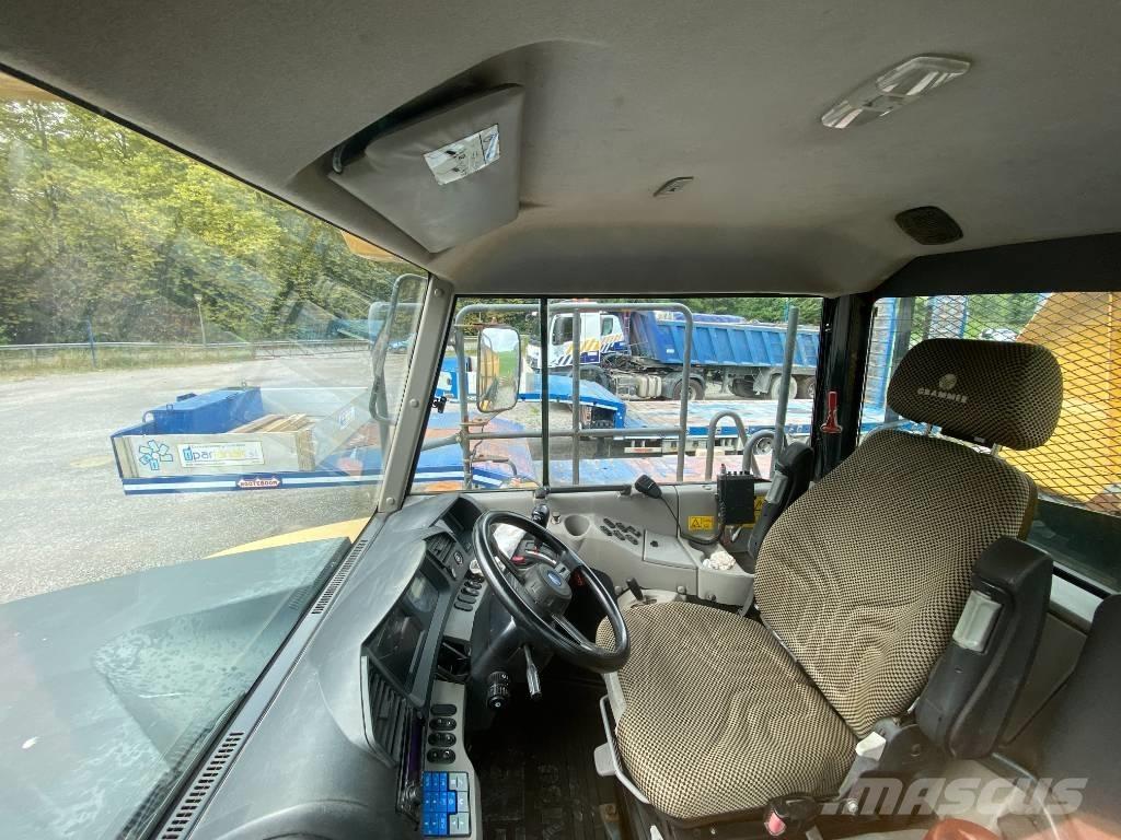 Komatsu HM 300-3 鉸接式起吊車
