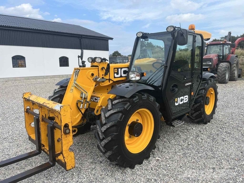 JCB 527-58 Agri Plus 農業用伸縮臂裝載機